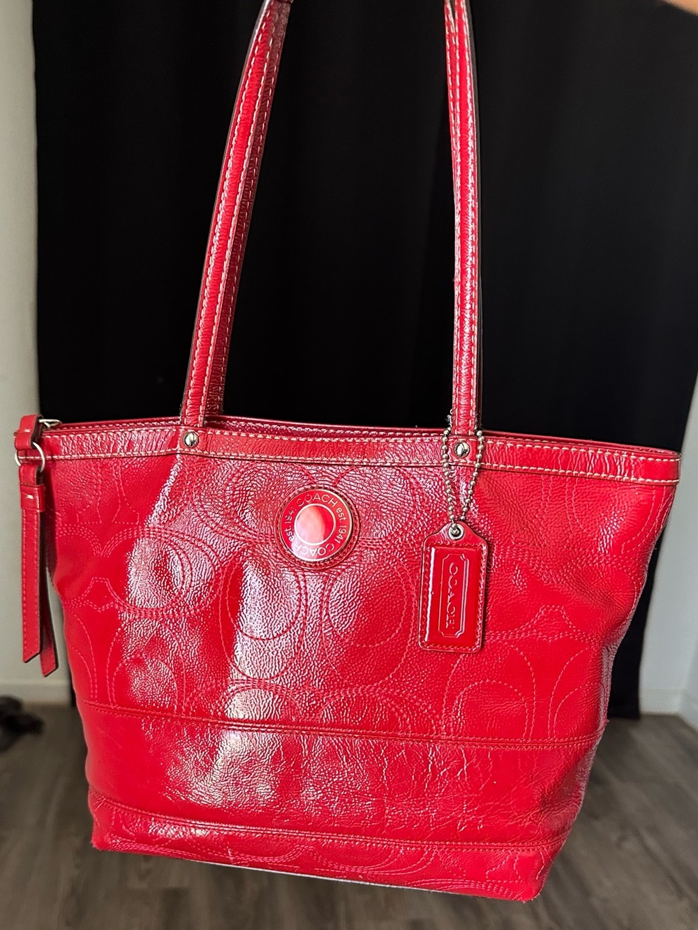 EUC 2012 Coach Signature “C” Stripe Stitched Red Patent Leather Tote bag